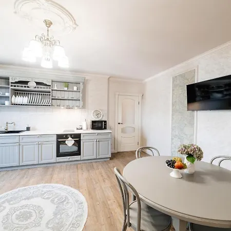 Lux On Duhnovicha Street .free Parking. Uzhhorod